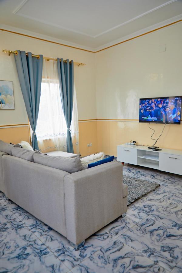 Appartement Avec Vue Panoramique Two Or Three Rooms Yaounde Luaran gambar