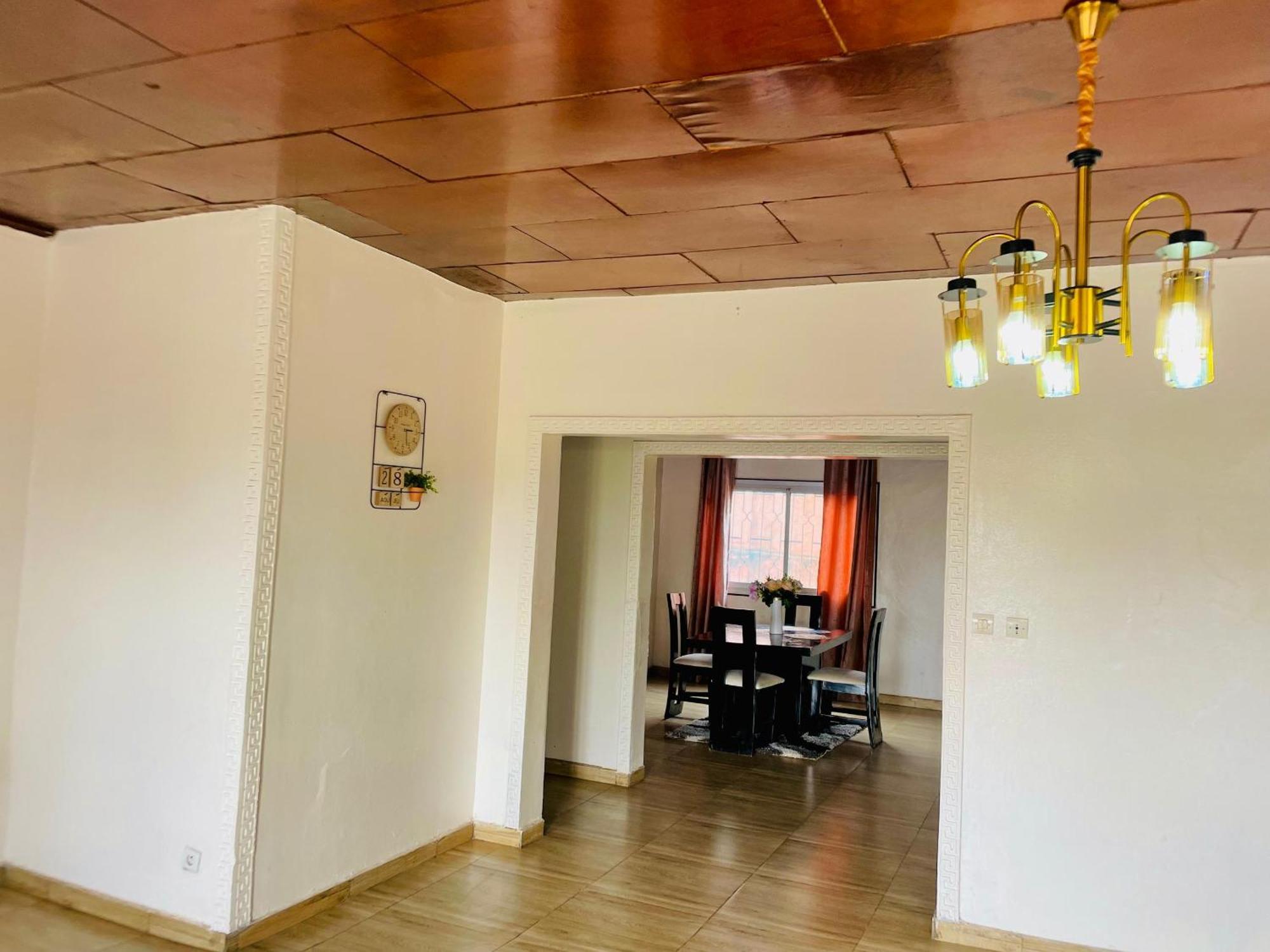 Appartement Avec Vue Panoramique Two Or Three Rooms Yaounde Luaran gambar