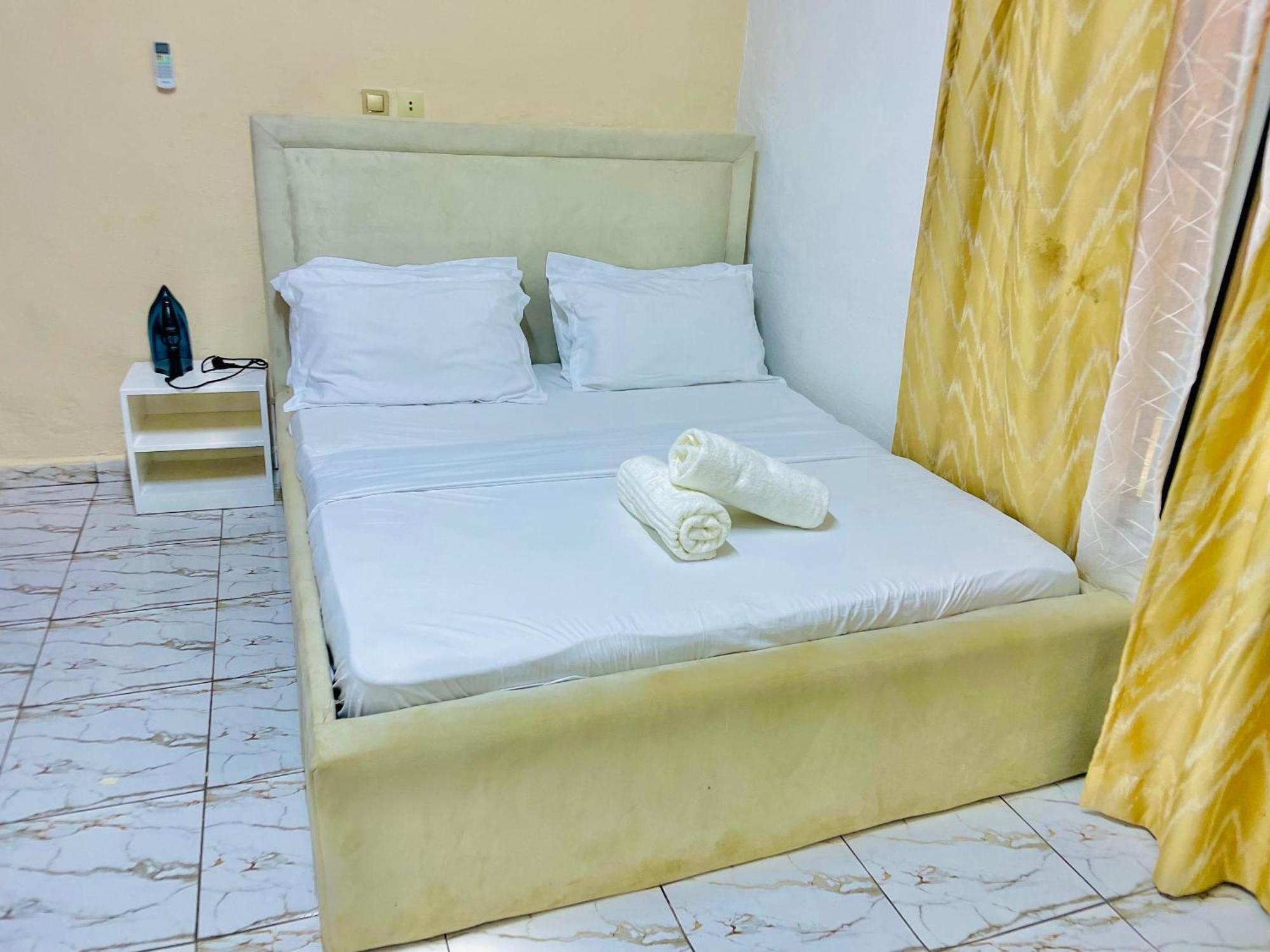Appartement Avec Vue Panoramique Two Or Three Rooms Yaounde Luaran gambar