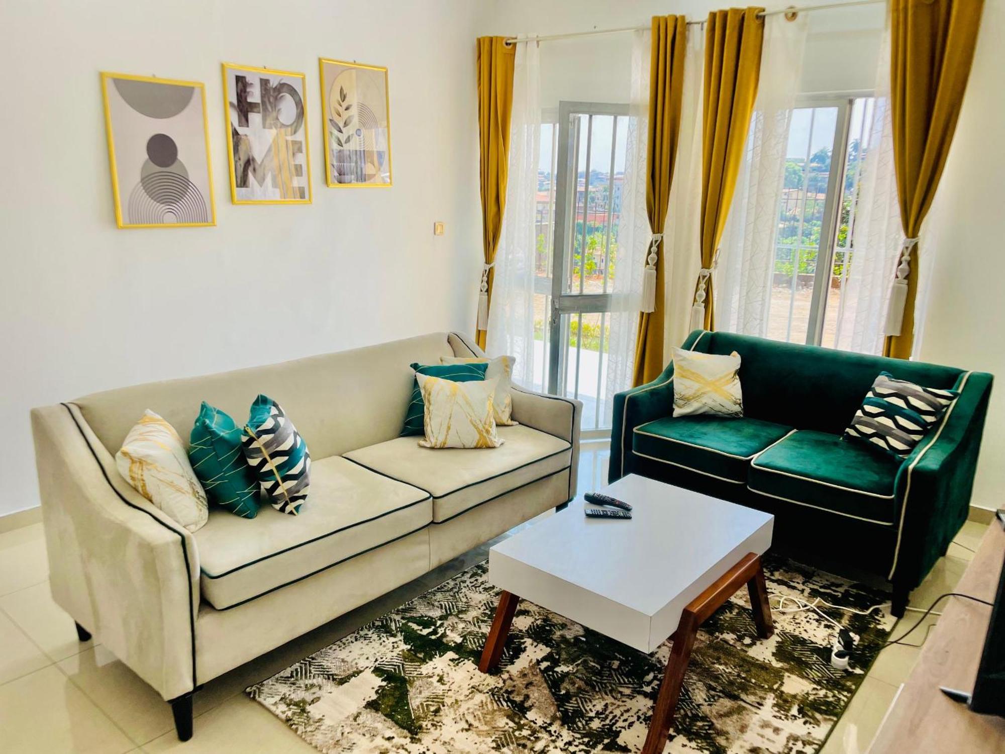 Appartement Avec Vue Panoramique Two Or Three Rooms Yaounde Luaran gambar